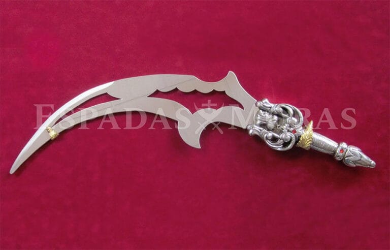 Espada Asim de aluminio acabado brillo espejo, y empuñadura de aluminio fundición acabado pulido brillo con motivos arabescos.