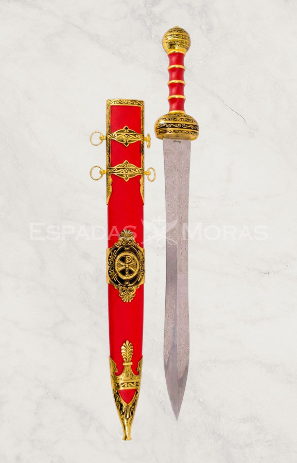 Espada romana de caballería Spatha en acero toledano dorada con vaina roja decorada